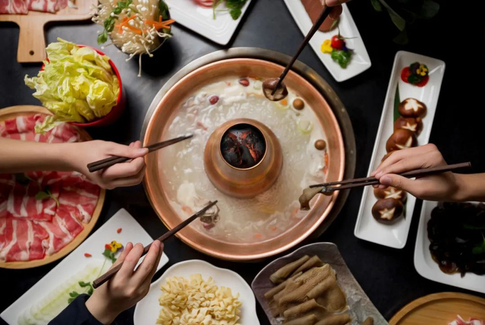 涮火锅不仅吃的是美味，更是一种文化。（图片来源：图虫创意）