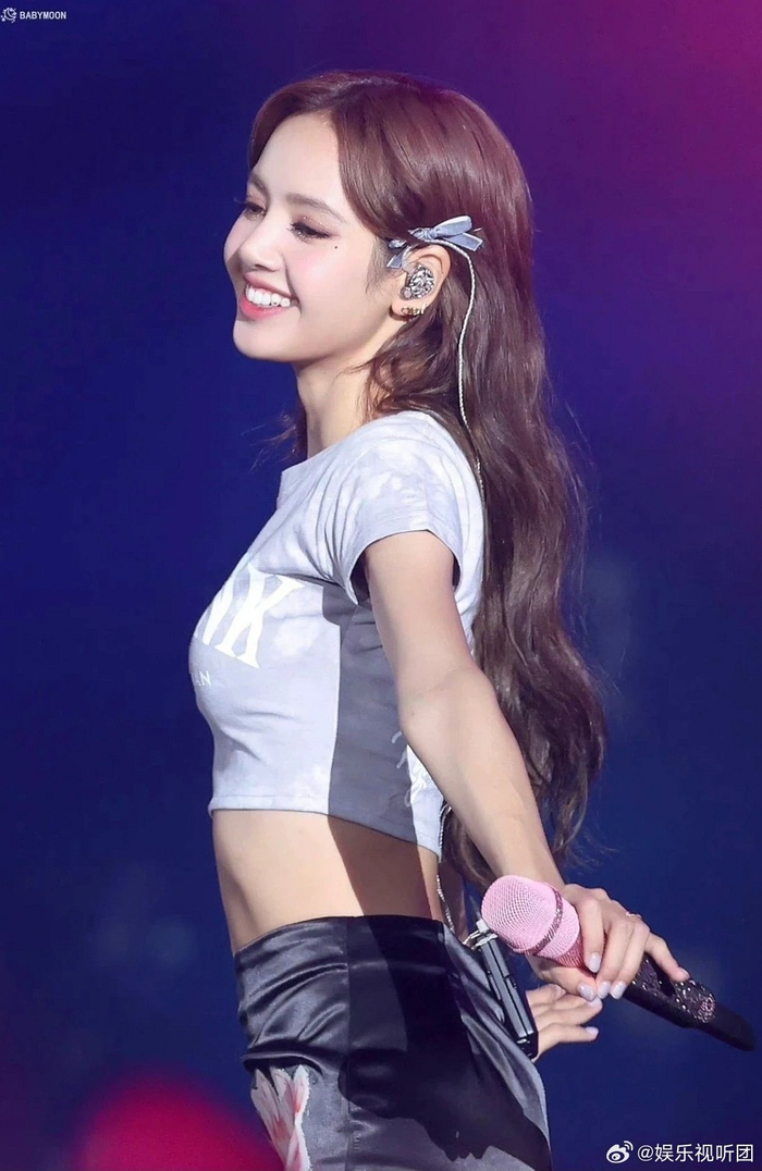 有这时间还不如多去看看lisa的舞台!|lisa_新浪新闻