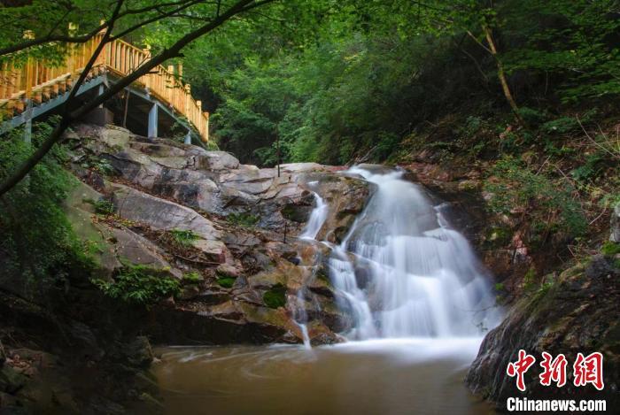 探文化遗踪观奇景神韵中镇霍山兴唐寺景区开园