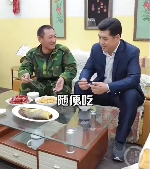 朱宏奇在广告中劝“农民工”去办理网络贷款 图源：截屏