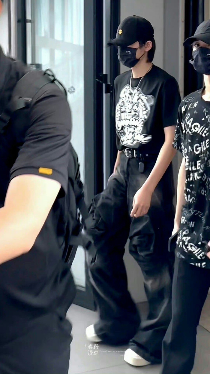 张云雷丨高卿尘丨孙滢皓丨刘冠佑丨宋亚轩丨张真源丨刘宇丨范丞丞 