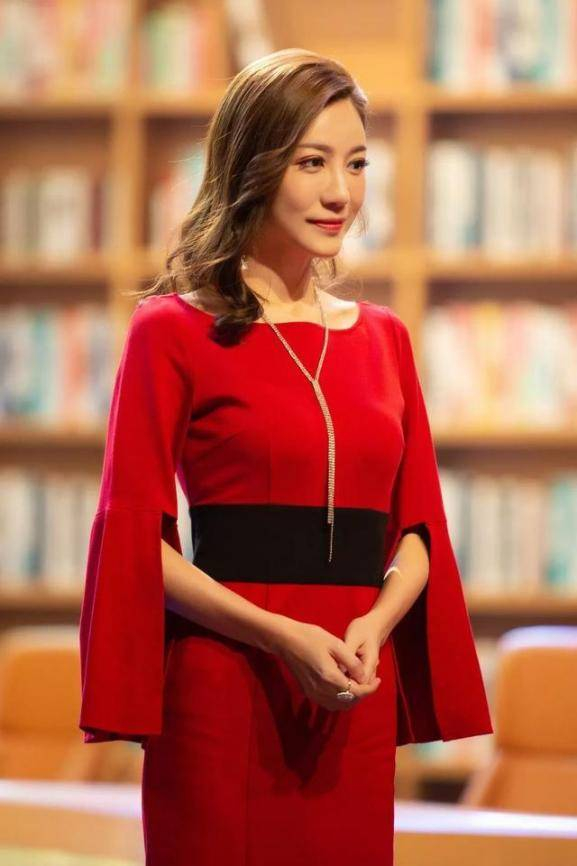林琳,著名主持人主持栏目:《天生快活人》,广东地区收听率第一的游戏