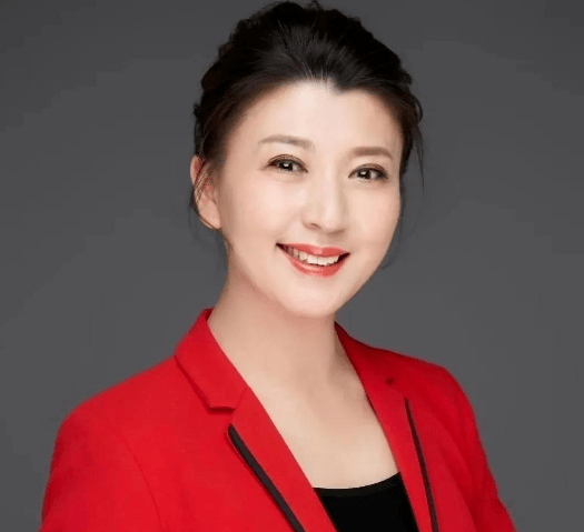 年纪演25岁的大姑娘,在电视剧《刘家媳妇》中,她和吴其江饰演一对夫妻