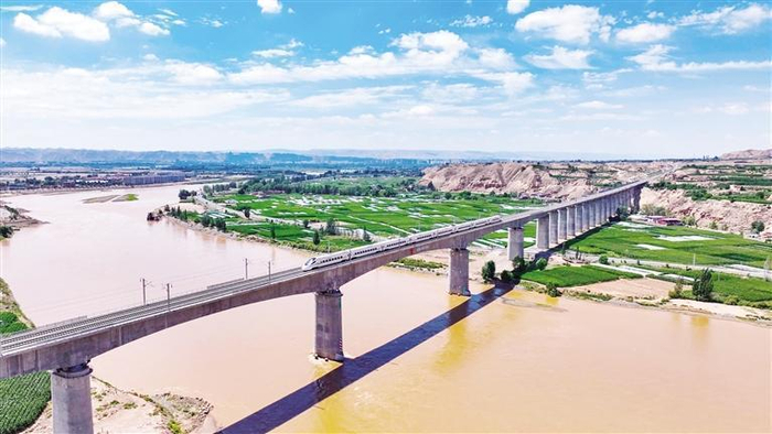     银兰高铁平川段 何怡璇 摄