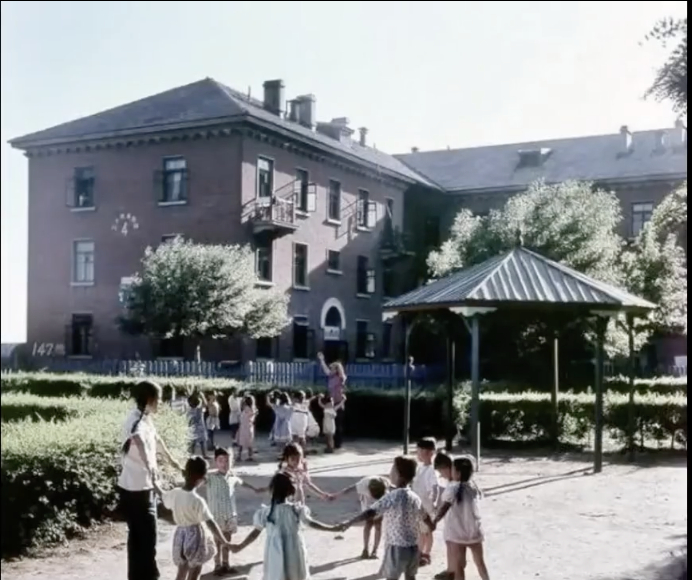 1960年代的东北工人社区（视频截图）