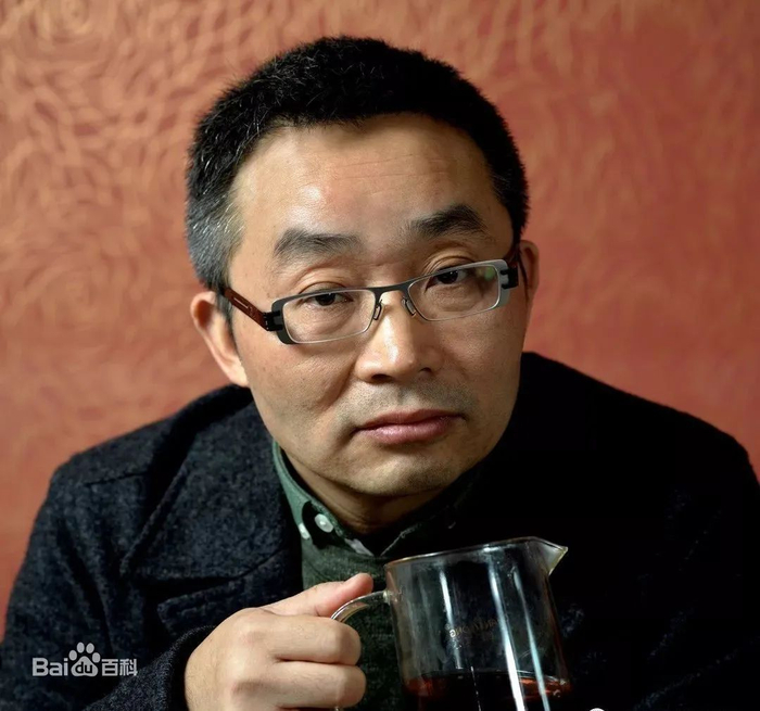 东西,本名田代琳,籍贯广西天峨.