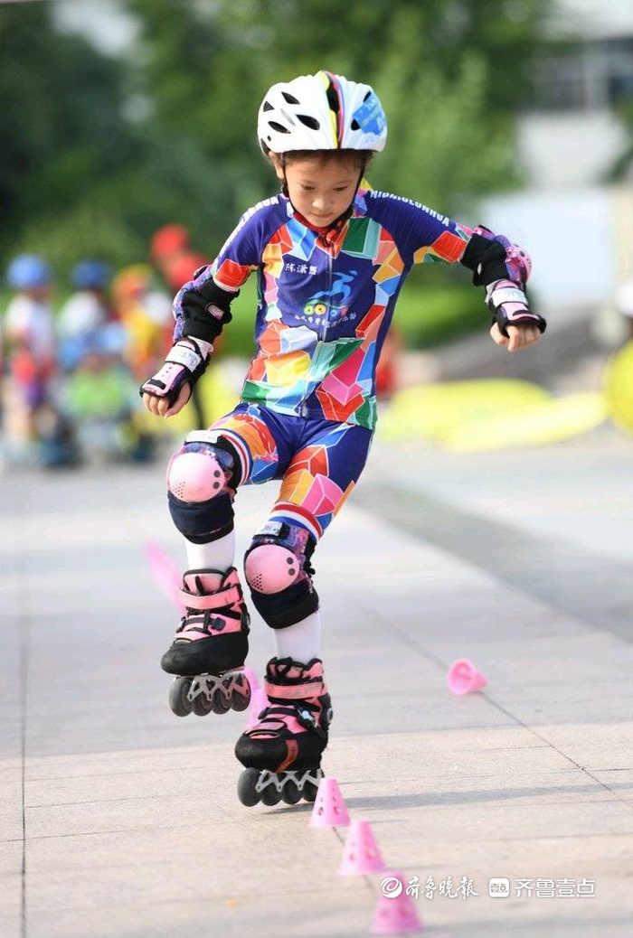 轮滑幼儿教学互动游戏