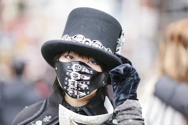 COS委托，并非双向奔赴的爱情，而是一拍即合的交易。