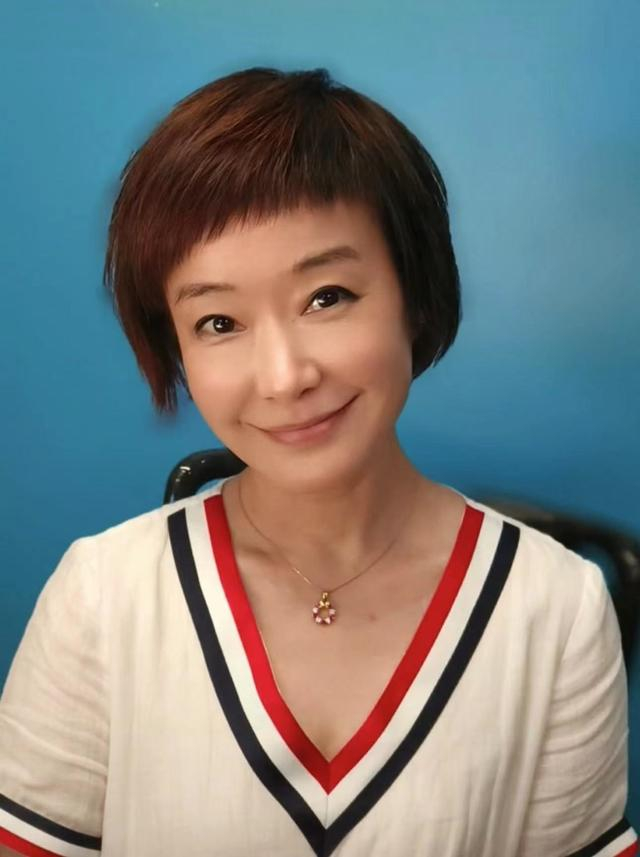 正大综艺主持团聚会李秀媛王雪纯激动相拥程前变样撞脸李连杰