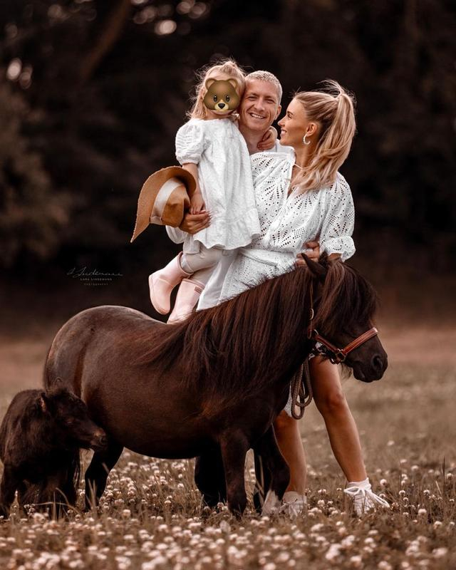 恭喜罗伊斯与妻子将迎来第二个孩子