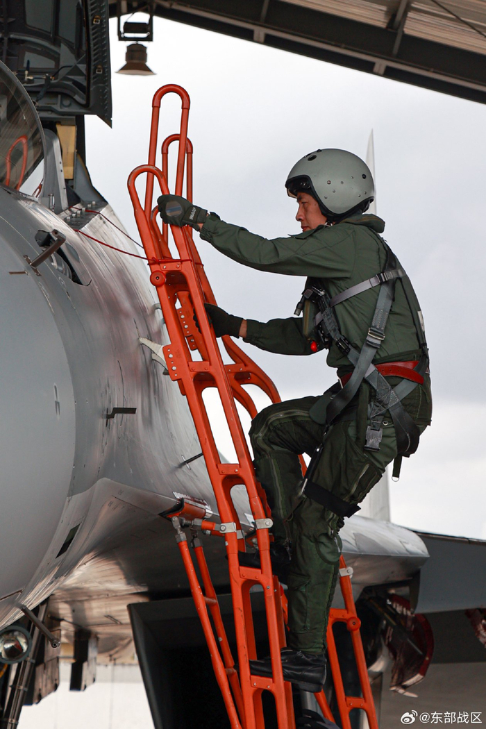 东部战区空军航空兵某旅紧贴实战开展多课目|课目|航空兵|战区_新浪