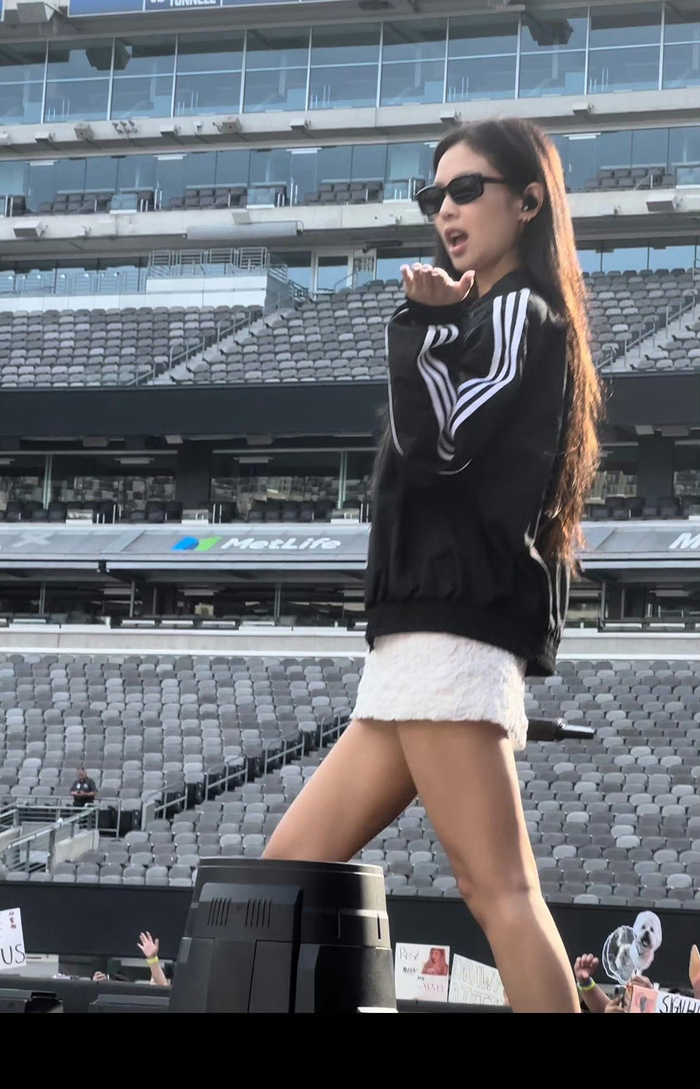 jennie彩排私服|私服_新浪新闻