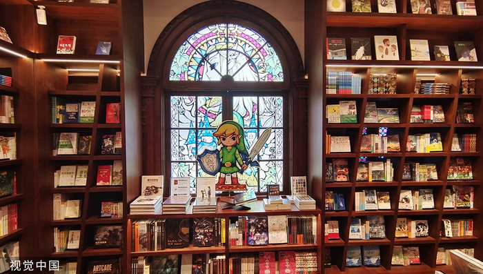 2023年5月31日，上海，上生新所茑屋书店内景。