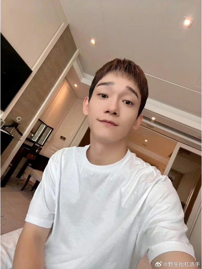 exo成员金钟大将于10月在某处与妻子举行婚礼|chen_新浪新闻