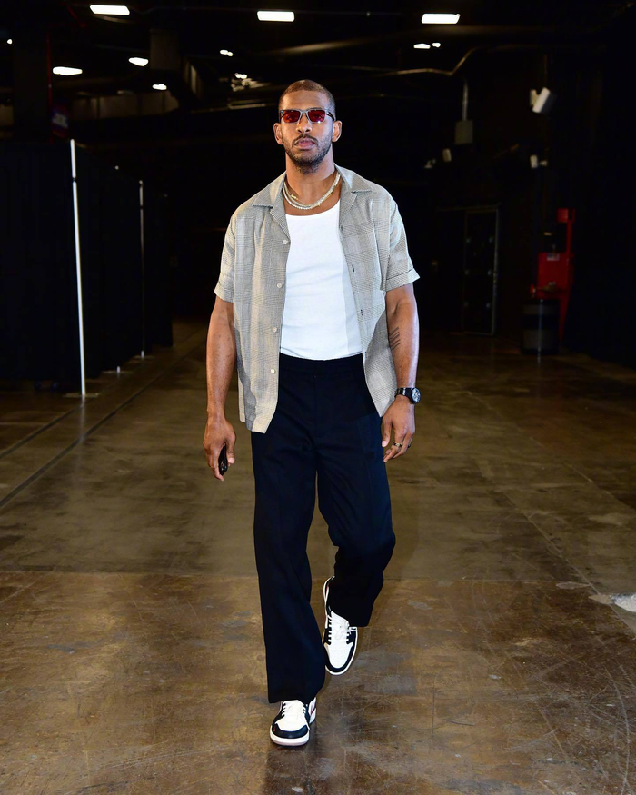 保罗上赛季的个人穿搭look,我还是更喜欢戴墨镜的保罗……|克里斯