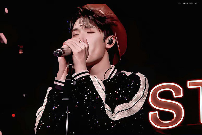 今晚严浩翔19岁生日直播氛围也太美太感动了……|直播|严浩翔_新浪