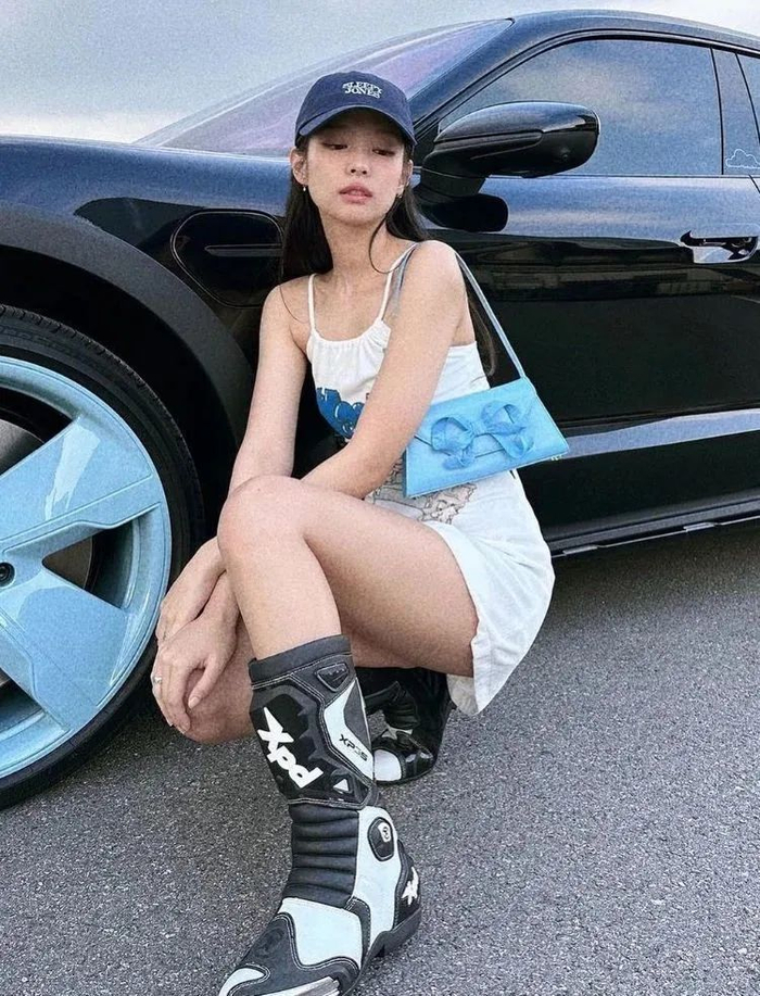 jennie推动下的「bowcore」美学风格,如何演绎全新的女性魅力?