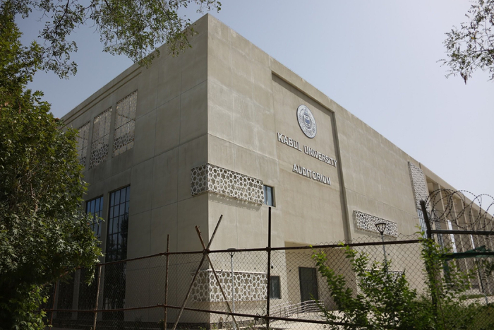 在此之前,他是参与该公司援建喀布尔大学其他项目的一位工地工人.