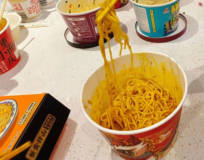 左滑解锁更多图片