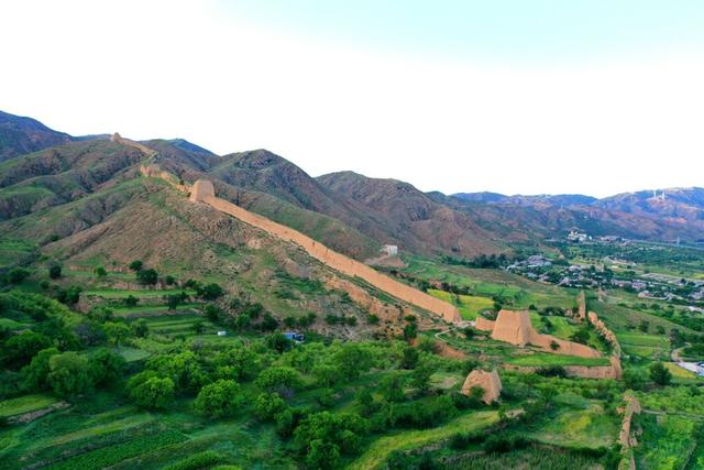 【飞阅中国】空中俯瞰李二口长城|中国_新浪新闻