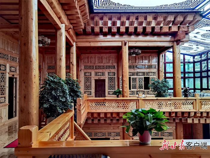 东更央启庄园。