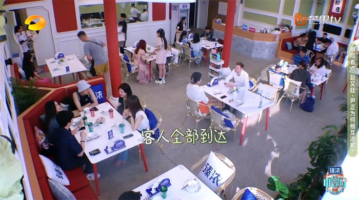 放眼望去，外国人比例很低