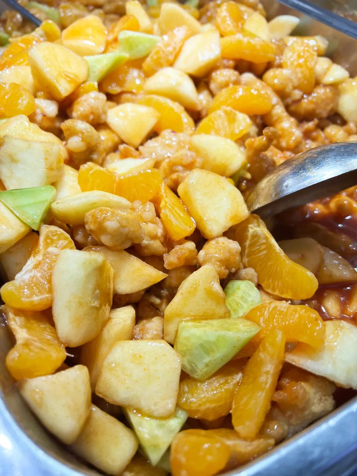 〓 某食堂做的橘子苹果黄瓜鸡球  | 阿肚 拍摄 