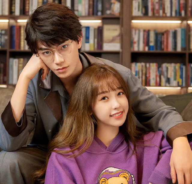 表情夸张面容僵硬,和粉丝精修差距大|虞书欣|丁禹兮_新浪新闻