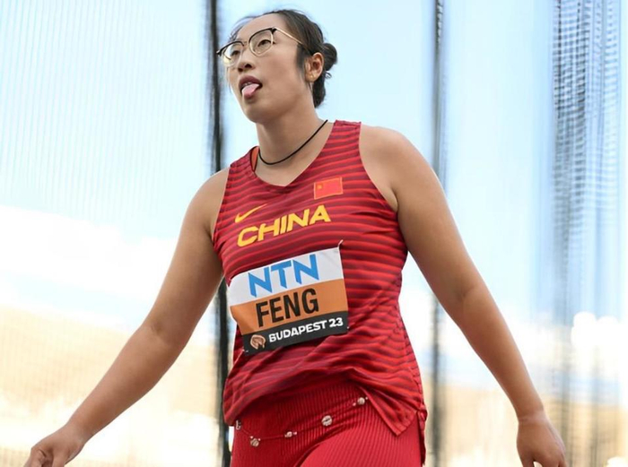 冯彬第2名跻身决赛,状态出色冲击个人世锦赛第2金|王芳|冯彬|决赛