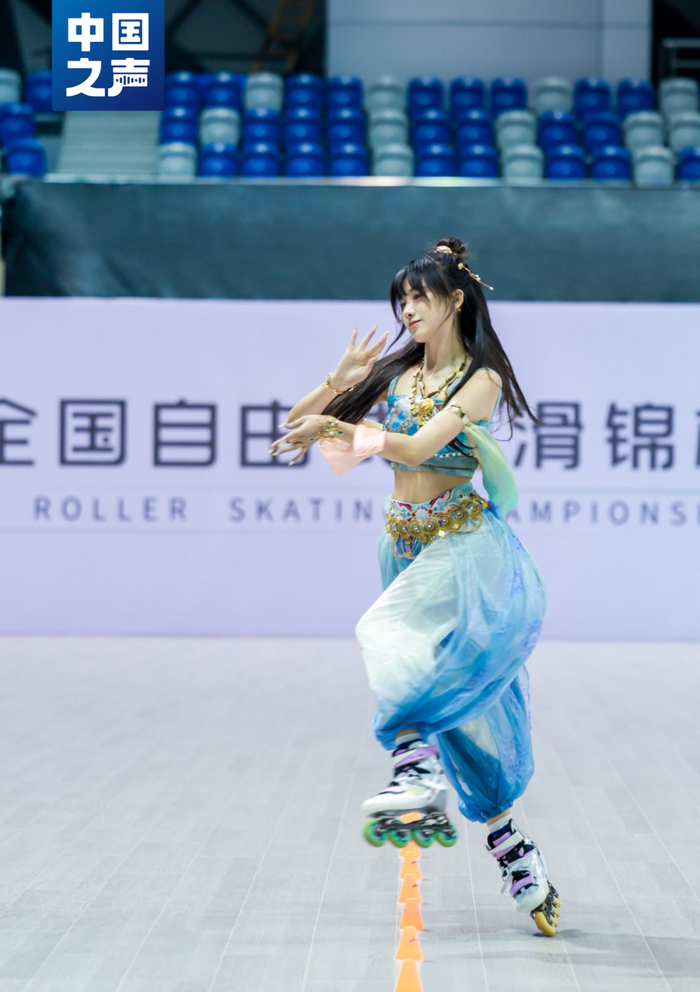 △秦雨晴在全国自由式轮滑锦标赛