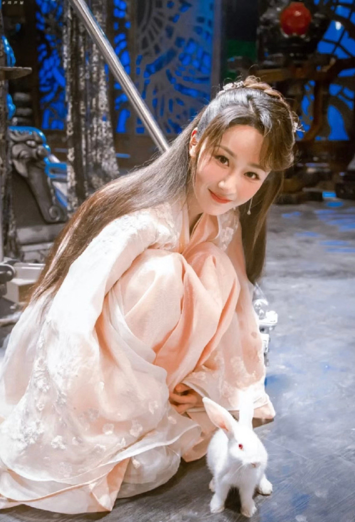 活泼开朗好可爱,没事干就去投喂,这样的杨紫谁不想她啊……|杨紫|沈腾