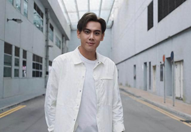tvb人气男星不雅视频流出,与美女在车上暧昧遭偷拍,自曝喝醉了|徐文浩