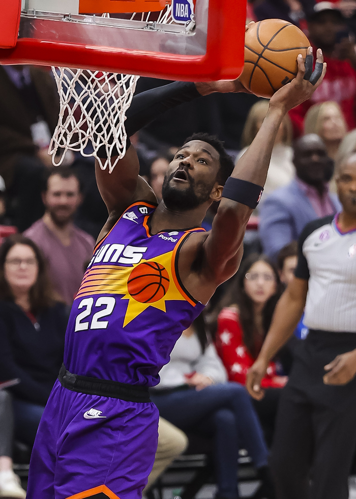 NBA状元秀、太阳中锋艾顿成巴哈马内线核心。  资料图/新华社