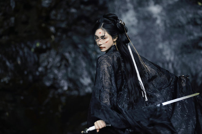 许佳琪七夕古风写真 撑伞氛围感拉满,古风美女|许佳琪_新浪新闻