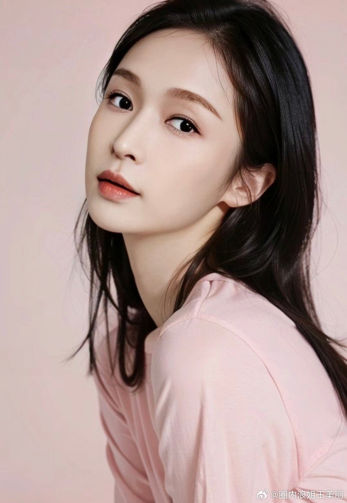 起猛了看到张艺兴女装照 难道这就是张加美嘛……|张艺兴_新浪新闻