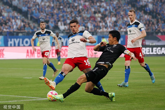 远藤航的对抗能力一直冠绝德甲。