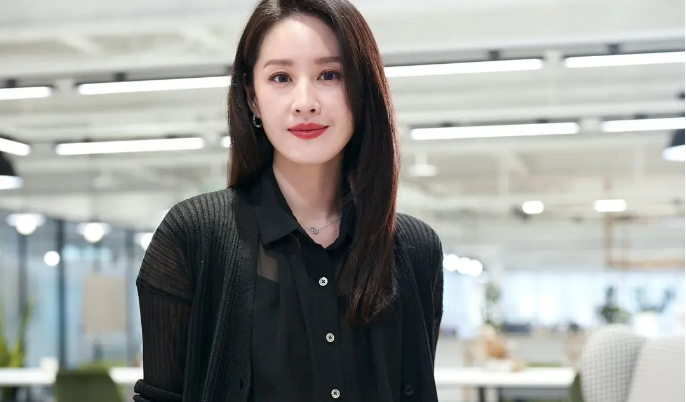 无论表现得有多睿智都是个笨蛋,无论活到多大岁数都是个巨婴