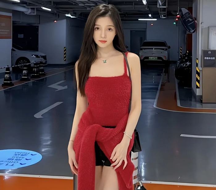 网友扒出晓雪疑似是带娃上位,还离过婚,纷纷在评论区想要女方出面回应