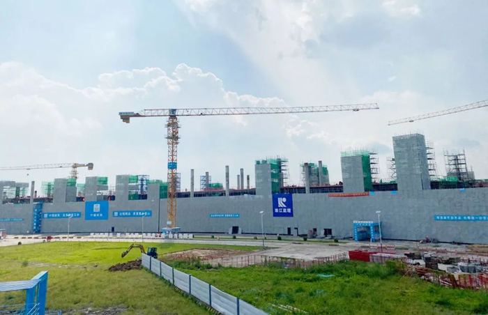 5G无人塔吊远程控制技术应用在建设中。周亮/摄