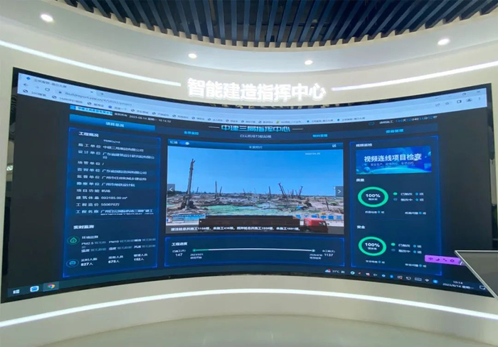 白云机场三期扩建工程使用最新科技，让工程效率加快。周亮/摄