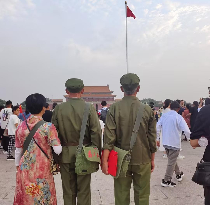 带着爸妈去旅游爱善天使张帆免费请经销商父母游北京