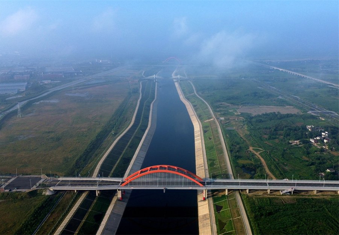 安徽庐江清清一江水润泽万顷田