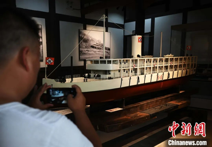 重庆卢作孚纪念馆展出的轮船模型。张兴龙 摄