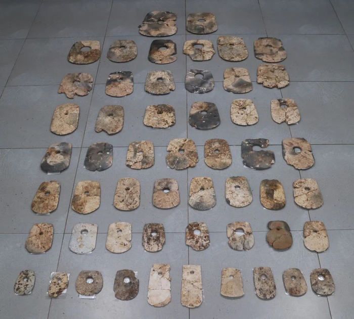 凌家滩祭祀遗迹出土的玉石钺