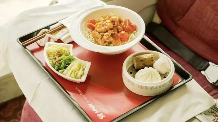 商务舱的北京风味卤面