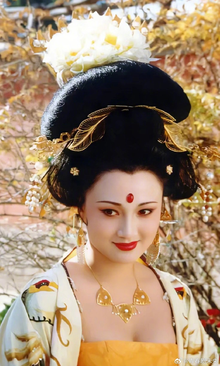 古装华丽造型,到底该怎么做才好看?|发型_新浪新闻