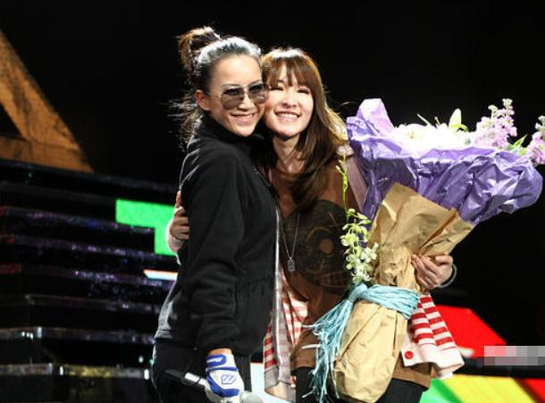 萧亚轩再谈李玟哽咽了:她太了不起,很舍不得她,很想她|萧亚轩|李玟