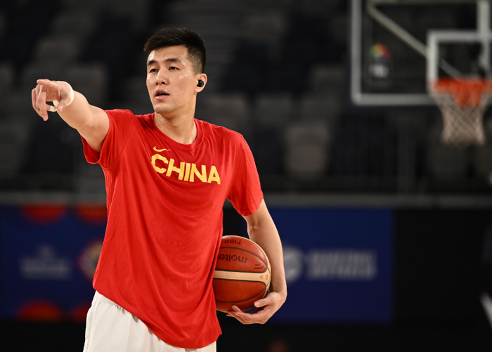 收视率第一,央媒展无奈,郭艾伦祈求球迷|郭艾伦|男篮|球迷_新浪新闻