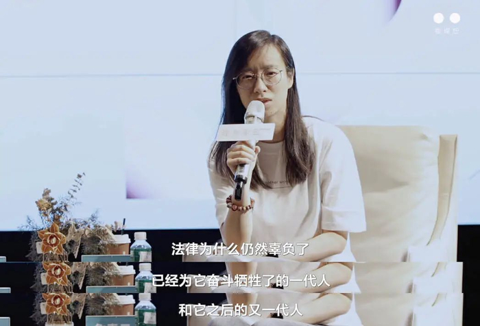 听詹青云和庞颖聊完,我神清气爽