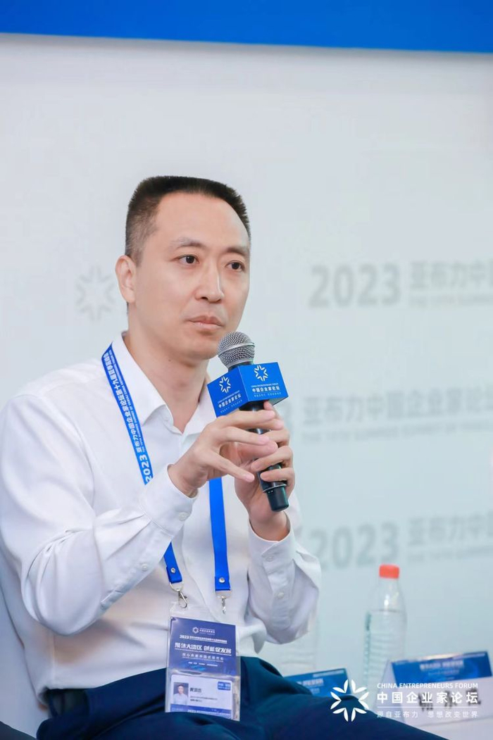 2023亚布力论坛夏季高峰会 | 奥比中光黄源浩:边缘端具身机器人会像人